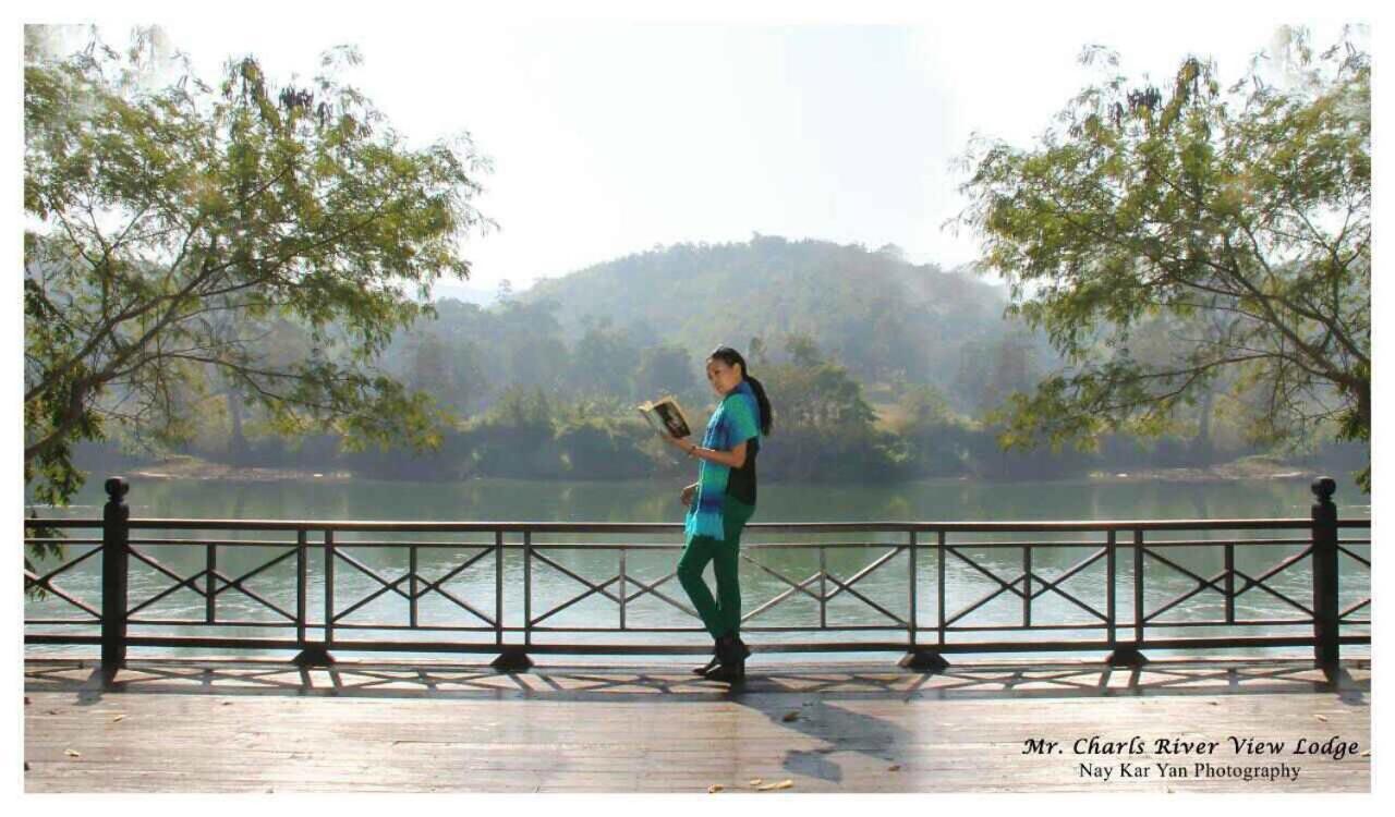Mr Charles River View Lodge Hsipaw Exterior photo