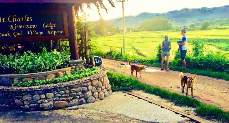 Mr Charles River View Lodge Hsipaw Exterior photo