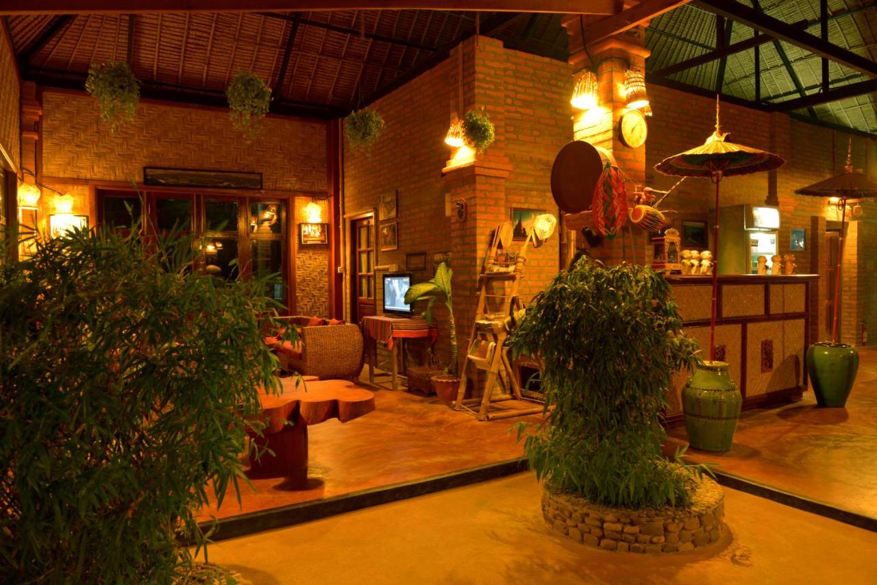 Mr Charles River View Lodge Hsipaw Exterior photo